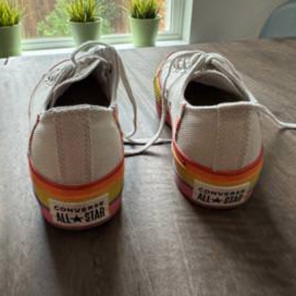 Converse - Picture 2 of 3